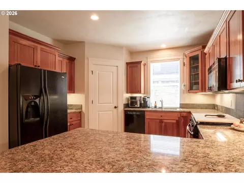 2552 Crowther Dr, Eugene, OR 97404 photo 12