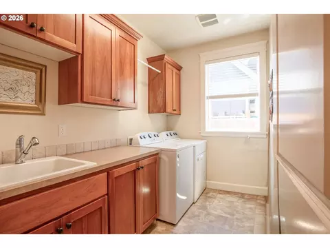 2552 Crowther Dr, Eugene, OR 97404 photo 25