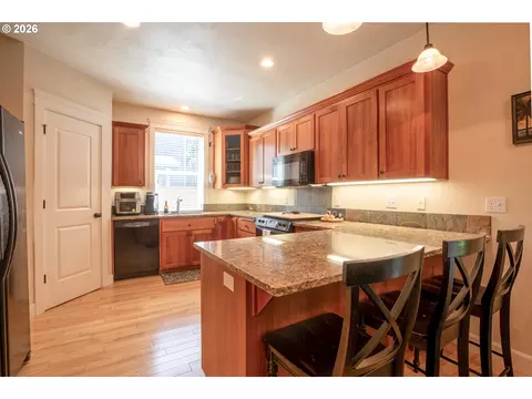 2552 Crowther Dr, Eugene, OR 97404 photo 10