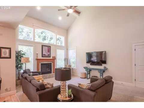 2552 Crowther Dr, Eugene, OR 97404 photo 4