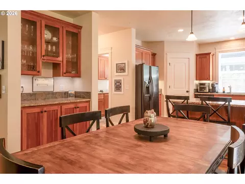 2552 Crowther Dr, Eugene, OR 97404 photo 8