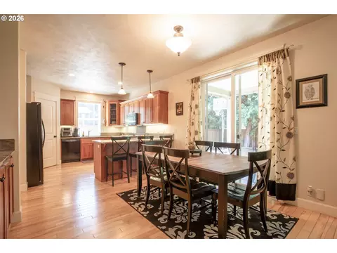 2552 Crowther Dr, Eugene, OR 97404 photo 6