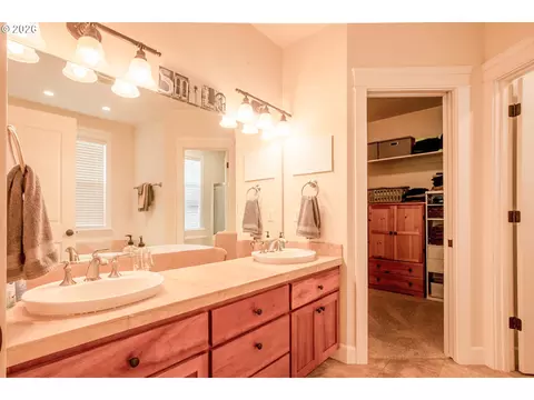 2552 Crowther Dr, Eugene, OR 97404 photo 17