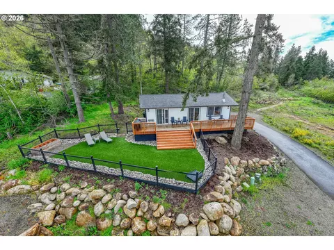 745 Boulder Loop, Creswell, OR 97426
