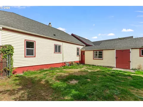 Exterior - 509 Spruce St, Ilwaco, WA 98624 photo 5 of 5
