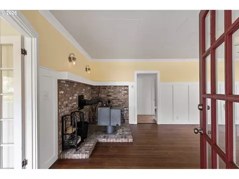 Entry Way - 509 Spruce St, Ilwaco, WA 98624 photo 2 of 6