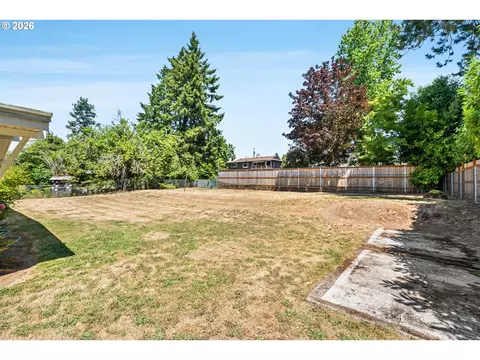 Exterior - 1421 Harvard Ave, Gladstone, OR 97027 photo 5 of 8