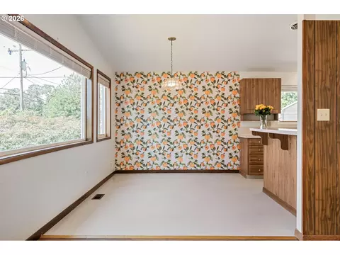Dining - 1421 Harvard Ave, Gladstone, OR 97027 photo 1 of 1