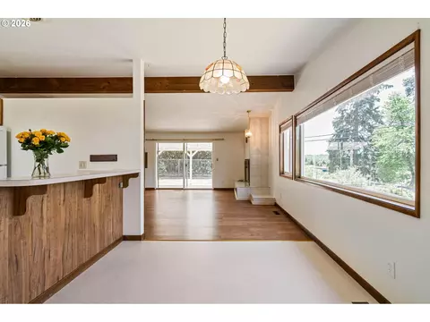 Living - 1421 Harvard Ave, Gladstone, OR 97027 photo 1 of 4