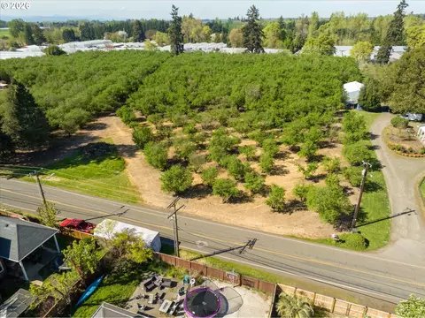E Beacon, Eugene, OR 97404 photo 13