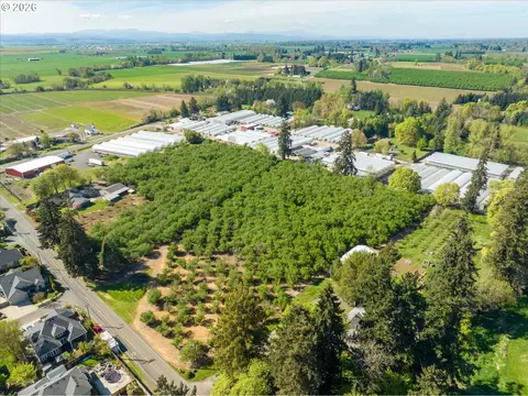 E Beacon, Eugene, OR 97404 photo 17