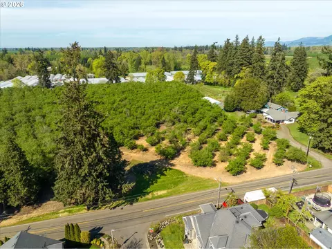 E Beacon, Eugene, OR 97404 photo 14