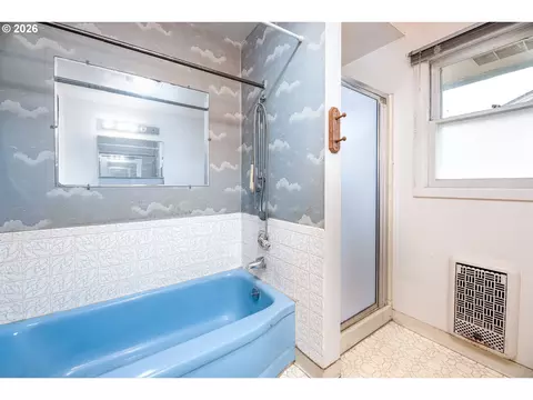 Bath - 3775 Harlow Rd, Eugene, OR 97401 photo 2 of 2