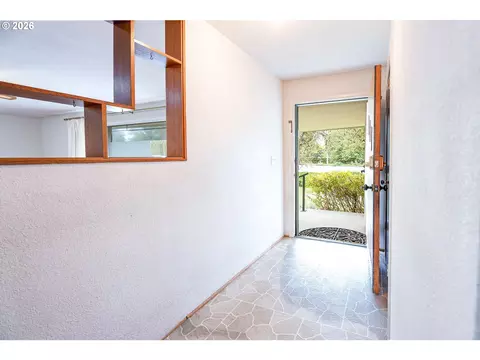 Entry Way - 3775 Harlow Rd, Eugene, OR 97401 photo 1 of 2