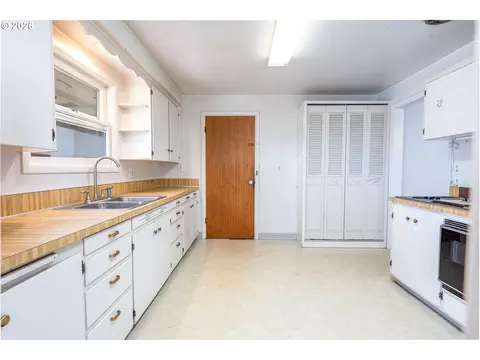 Kitchen - 3775 Harlow Rd, Eugene, OR 97401 photo 1 of 3