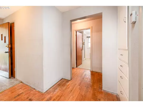 Entry Way - 3775 Harlow Rd, Eugene, OR 97401 photo 2 of 2