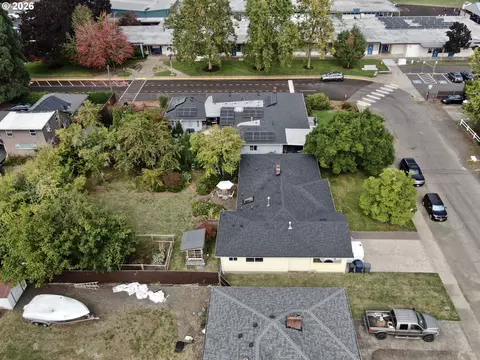 View/Area - 1470 Queens Way, Eugene, OR 97401 photo 2 of 5