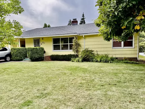 Exterior - 1470 Queens Way, Eugene, OR 97401 photo 6 of 6