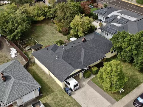 View/Area - 1470 Queens Way, Eugene, OR 97401 photo 1 of 5