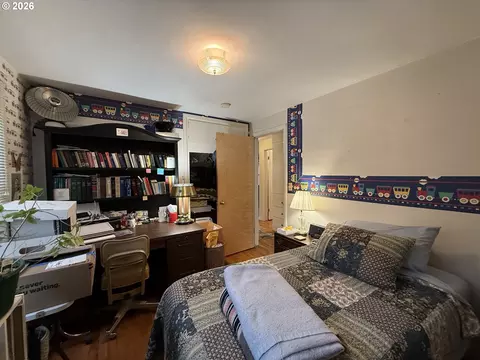 Bedroom - 1470 Queens Way, Eugene, OR 97401 photo 1 of 2