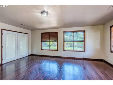 Living - 4503 SE 282nd Ave, Gresham, OR 97080 photo 6 of 6