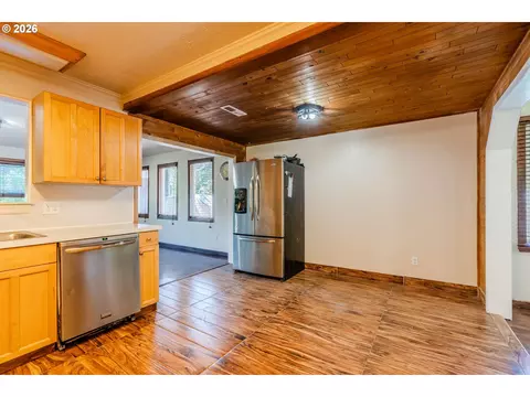 Kitchen - 4503 SE 282nd Ave, Gresham, OR 97080 photo 3 of 5