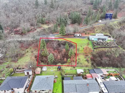 2 E Franklin St, Bingen, WA 98605