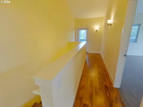 Entry Way - 1857 Pearl St, Eugene, OR 97401 photo 3 of 6