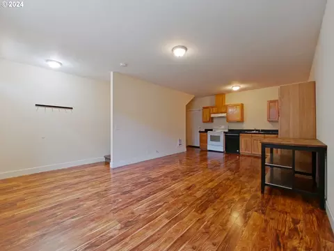 Living - 1857 Pearl St, Eugene, OR 97401 photo 4 of 4