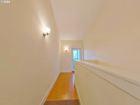 Entry Way - 1857 Pearl St, Eugene, OR 97401 photo 4 of 6