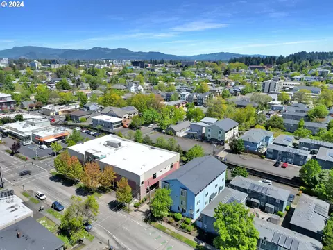 View/Area - 1857 Pearl St, Eugene, OR 97401 photo 7 of 7