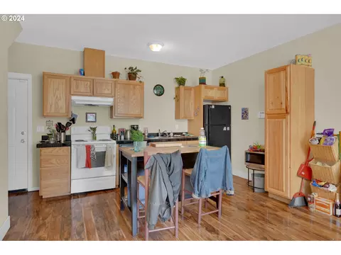 Kitchen - 1857 Pearl St, Eugene, OR 97401 photo 1 of 4