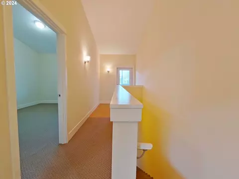 Entry Way - 1857 Pearl St, Eugene, OR 97401 photo 6 of 6