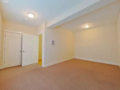 Bedroom - 1857 Pearl St, Eugene, OR 97401 photo 6 of 10