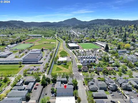View/Area - 1857 Pearl St, Eugene, OR 97401 photo 4 of 7