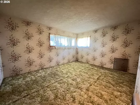 Bedroom - 3137 NW 3rd Ave, Camas, WA 98607 photo 3 of 3
