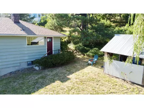 Exterior - 3137 NW 3rd Ave, Camas, WA 98607 photo 4 of 5