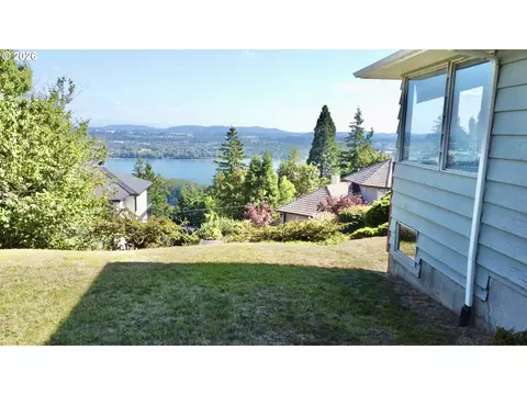Exterior - 3137 NW 3rd Ave, Camas, WA 98607 photo 3 of 5