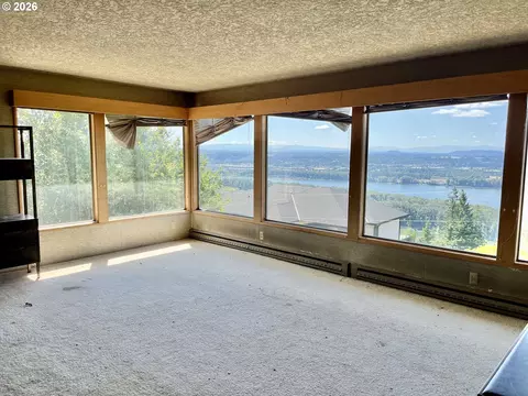 Living - 3137 NW 3rd Ave, Camas, WA 98607 photo 2 of 3