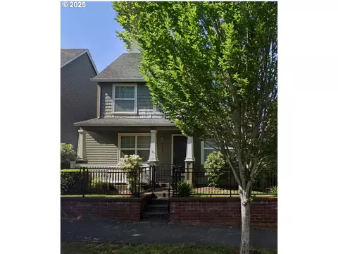 6399 NE Chestnut St, Hillsboro, OR 97124