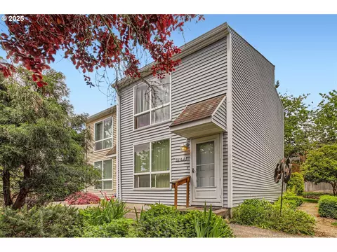 6916 NE 43rd St #6-A, Vancouver, WA 98661