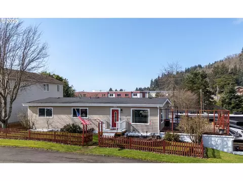 109 Fourth St, Garibaldi, OR 97118