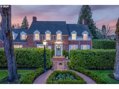 2340 S Military Rd, Portland, OR 97219