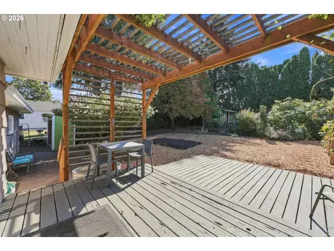 Exterior - 21932 SE Ash St, Gresham, OR 97030 photo 4 of 13
