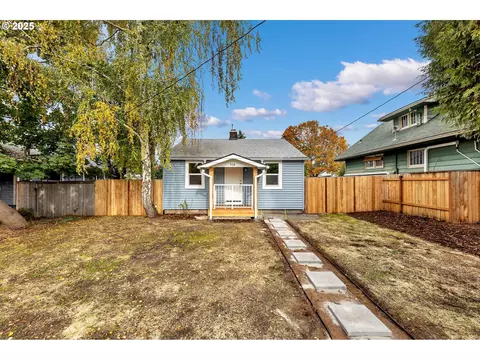 308 NW 40th St, Vancouver, WA 98660