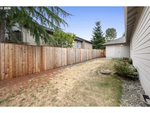 Exterior - 1251 SE Glacier Ln, Gresham, OR 97080 photo 4 of 4