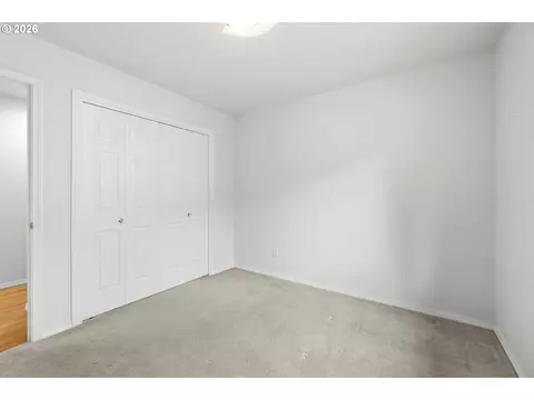Bedroom - 1251 SE Glacier Ln, Gresham, OR 97080 photo 5 of 8