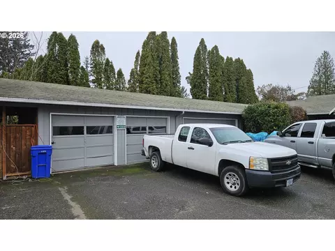Exterior - 18635 SE Division St, Gresham, OR 97030 photo 2 of 9