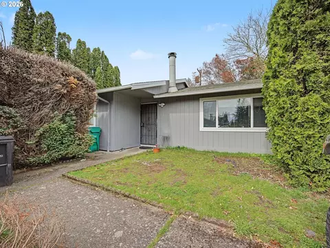 Exterior - 18635 SE Division St, Gresham, OR 97030 photo 7 of 9