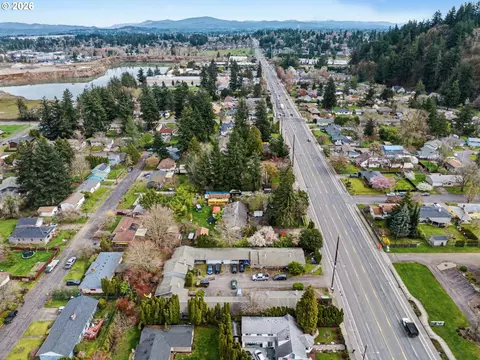 View/Area - 18635 SE Division St, Gresham, OR 97030 photo 10 of 15